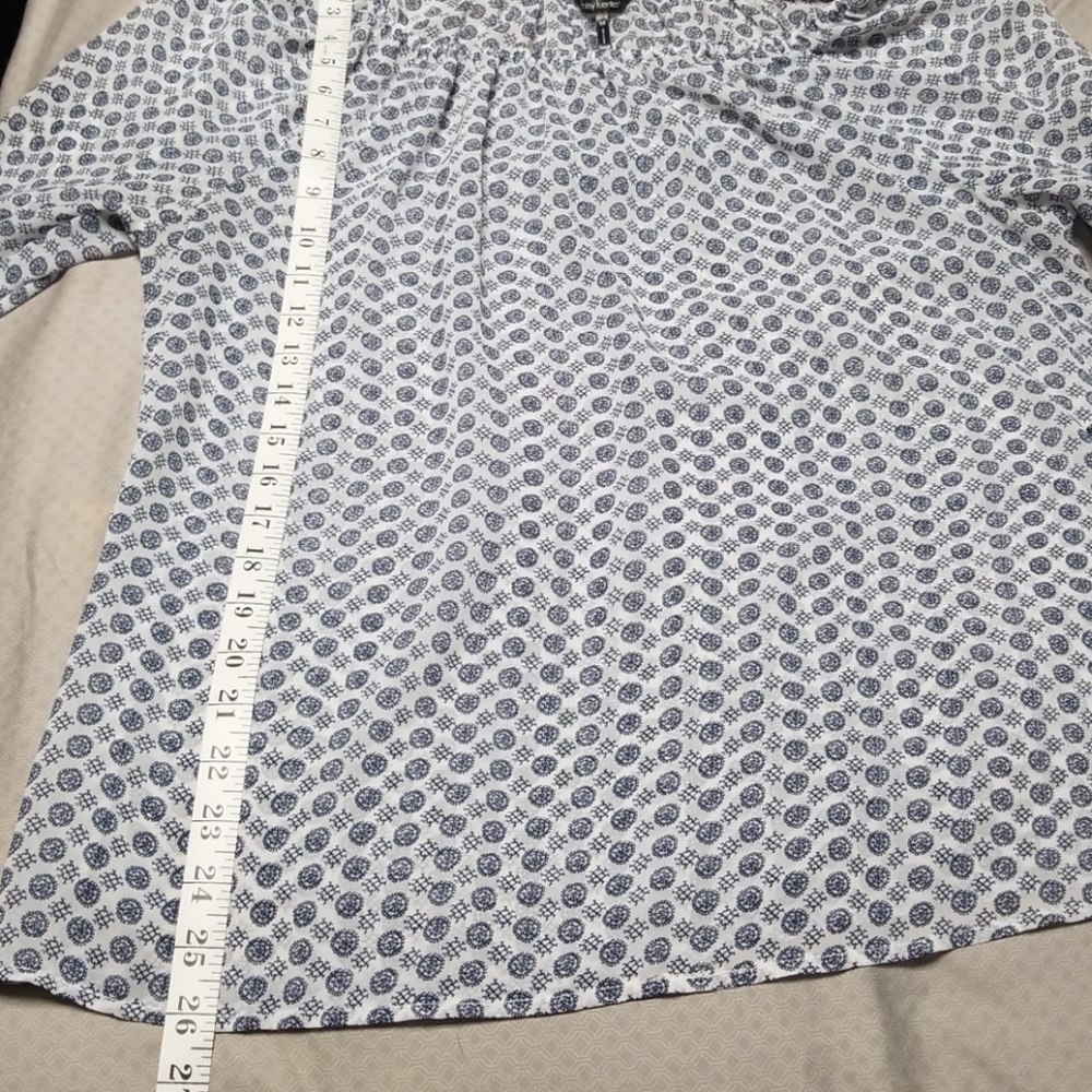 Sheer patterned blouse - Picture 6 of 7